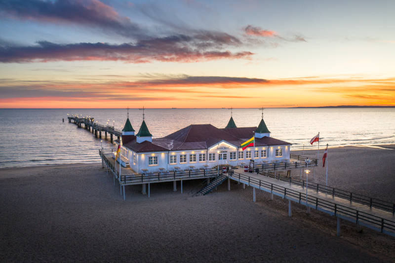 Abendlicher Blick auf die Seebrücke Ahlbeck