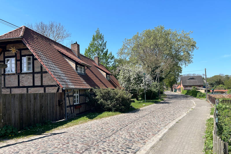 Radweg durch Morgenitz im Hinterland der Insel Usedom