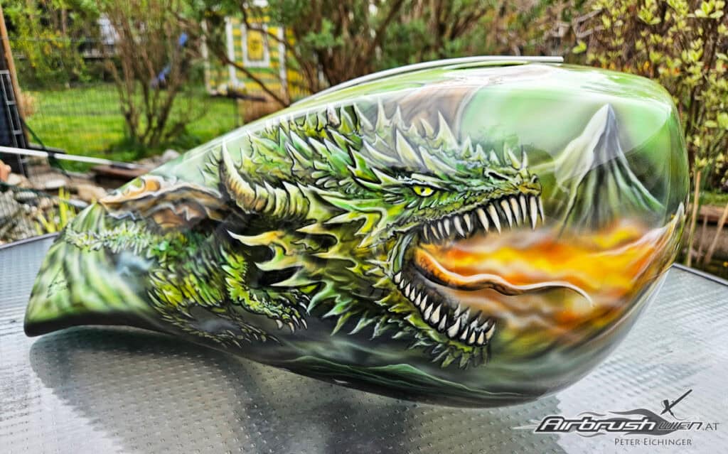 Motorradtank Drache