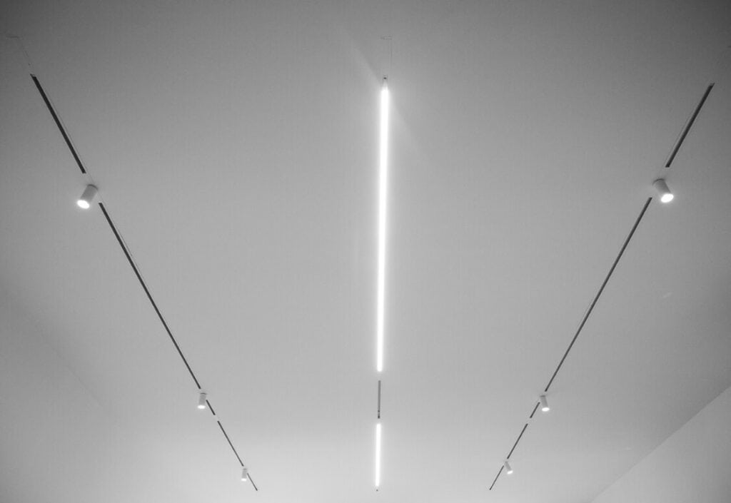 détail spots led plafond