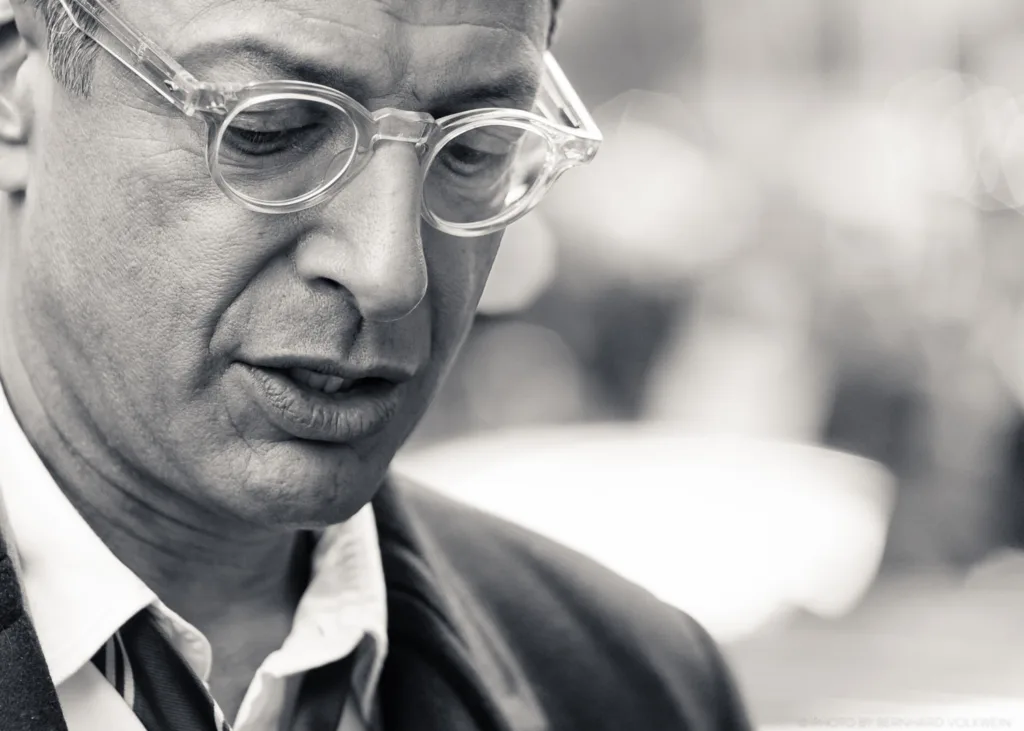 Intellectual black and white portrait of Jeff Goldblum at Berlinale, shot with a focus on expressive eyes and charisma – from 'The Unseen Scene'.