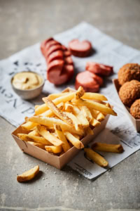 Frit Autentic french fries and snacks in a take-away box