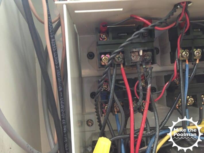 Burnt relay in swimming pool controller
